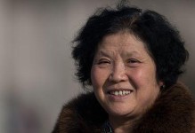 佳能24105拍人像效果如何？（探究佳能24105镜头在人像摄影中的表现能力）